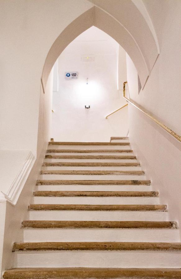 Апартаменты Palazzo Donnamaria Манфредония Экстерьер фото