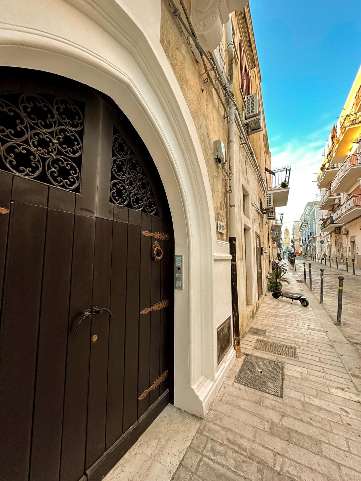 Апартаменты Palazzo Donnamaria Манфредония Экстерьер фото